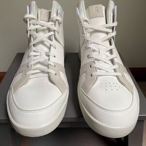 ON CLOUD Men The Roger Clubhouse Mid Sneaker - NEW NWOB